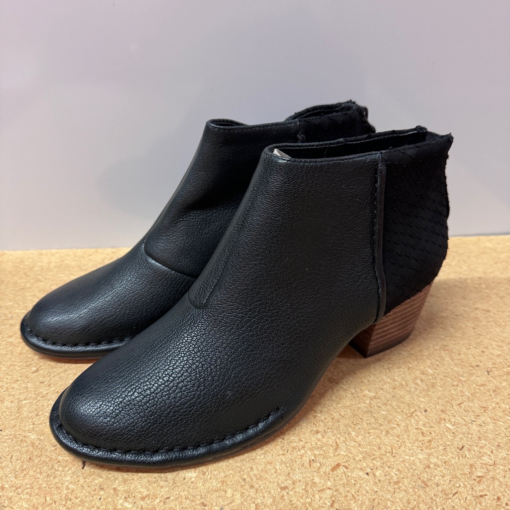 Clarks Women's Spiced Ruby Boot